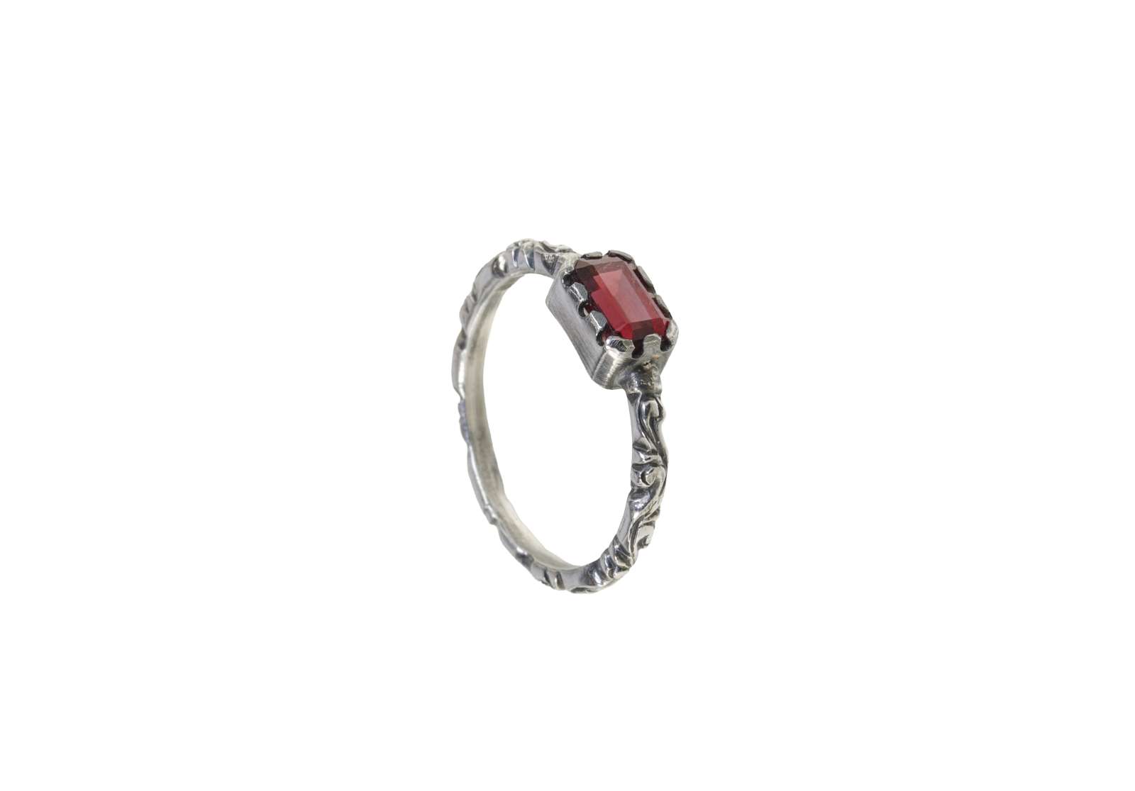 Grazia Garnet 925 Silver Ring